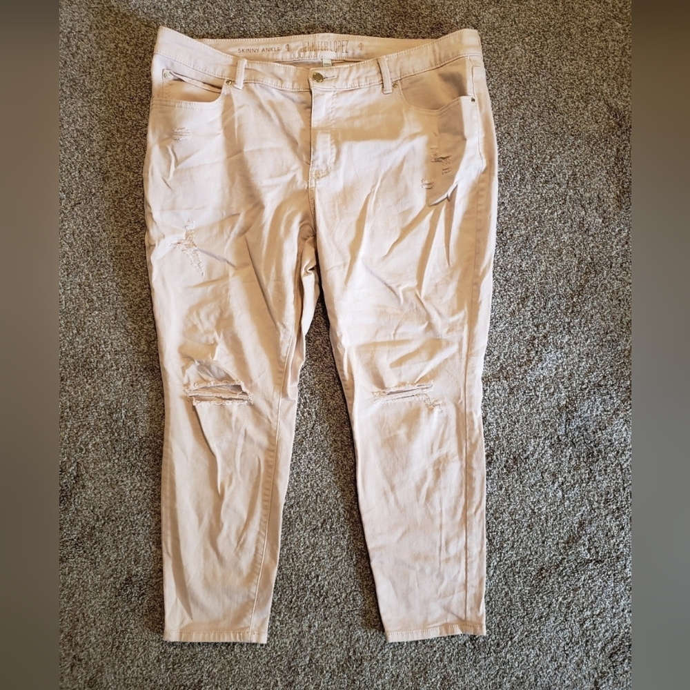 Jennifer Lopez stretchy pink distressed denim jeans size 16 in great condition